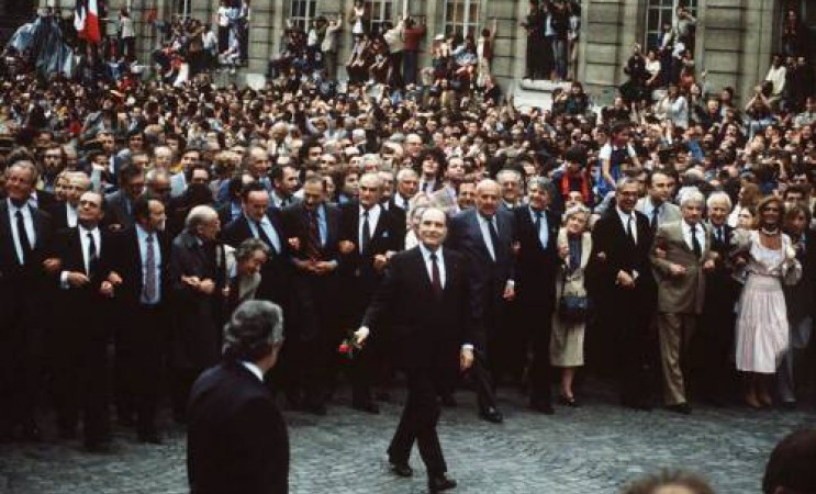 Défilé de Mitterand après sa victoire de 1981