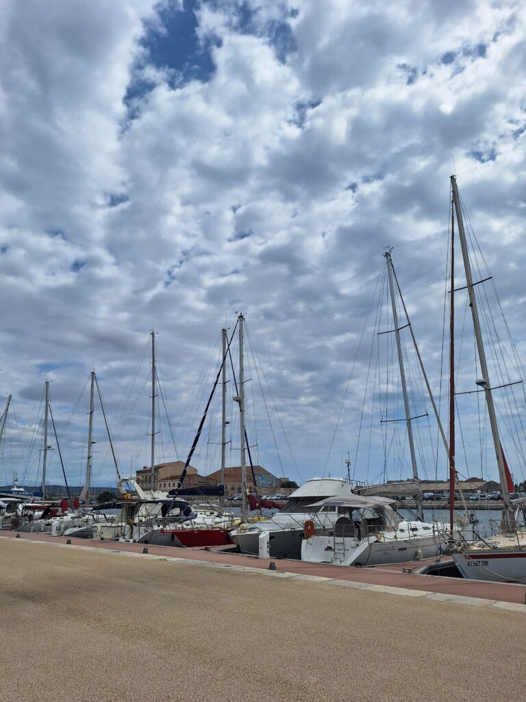 Voyage à vélo jour 5 : Montpellier - Colombiers (ViaRhôna, Canal des Deux Mers)